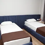 Amh מלון