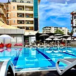 Amh מלון 4*
