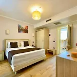 Amh Otel 4*