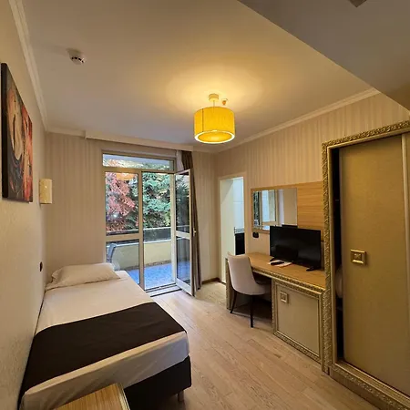 Amh Hotel 4*
